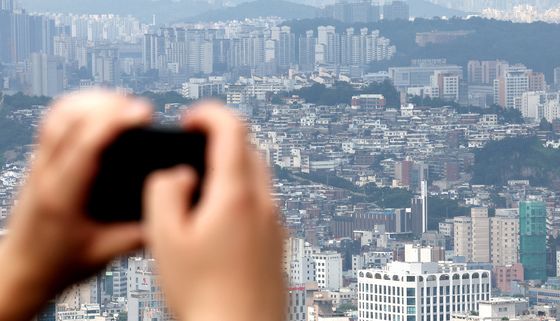 정부 '서울 집값 꿈틀, 공급 확대 위한 부동산 대책 초읽기'