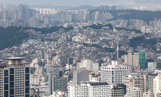 꿈틀거리는 서울 집값에 부동산 대책 초읽기