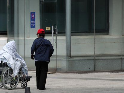 '이렇게 무더운 날씨에도'