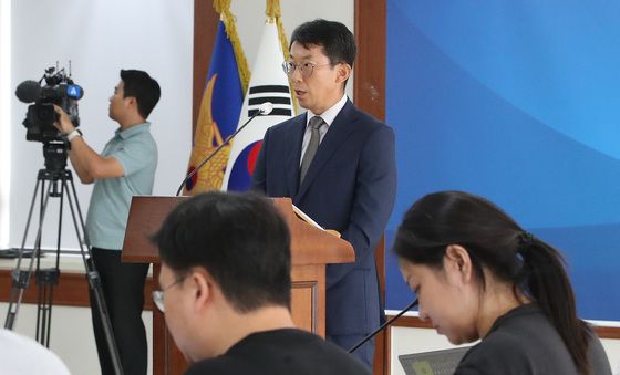 서울경찰청, '국가핵심 반도체 기술 유출사건 피의자 2명 구속'