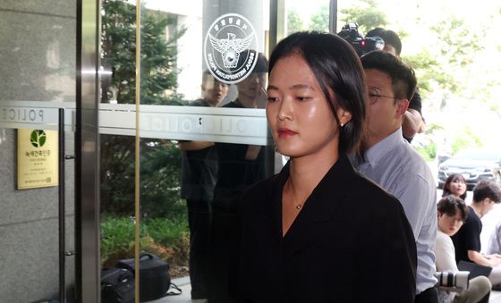 참고인 조사 출석하는 삼성서울병원 전공의 대표