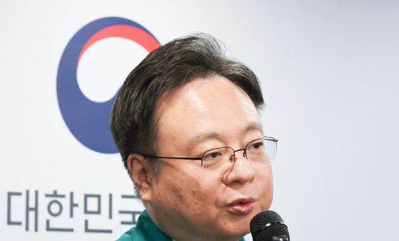 답변하는 조규홍 복지장관