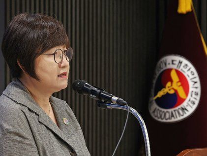 의료계 '전공의 지금도 수사 중, 정부 입장 변화 없으면 협의 불가'