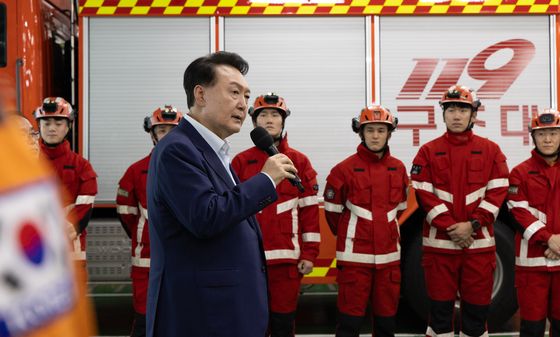 윤석열 대통령, 추석 명절 근무 소방대원 격려