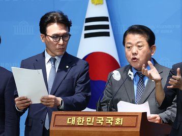 '계엄 선포 요건 강화' 서울의봄 4법 발의 한 야당 국방위원들