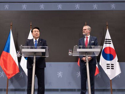 윤석열 대통령, 피알라 총리와 한·체코 공동언론발표