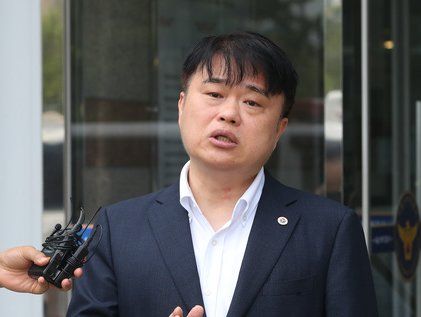 임현택 회장, 블랙리스트 작성 전공의 면회 위해 성북경찰서 방문