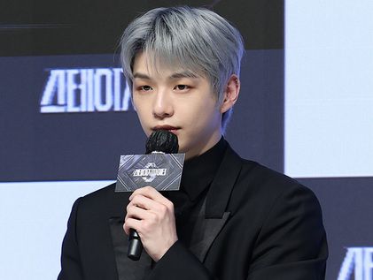 인사말하는 강다니엘