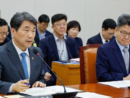 이주호 "한국사 교과서 검정, 절차상 문제 없어"