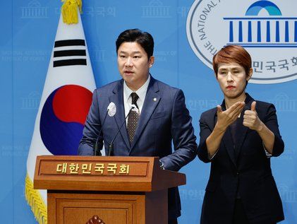 진종오 "이기흥 대한체육회장, 직 내려놓고 후대 물려줘야"