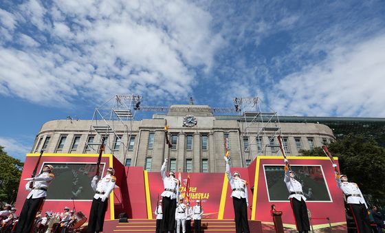 서울 수복 축하하는 푸른 하늘