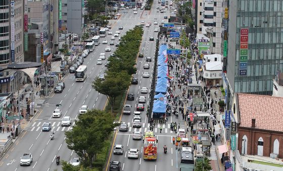 '퀴어축제 vs 반대집회' 대구도심 극심한 교통정체