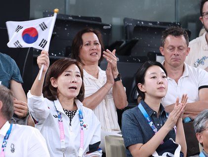 나경원 의원, 패럴림픽 배드민터 최정만 응원