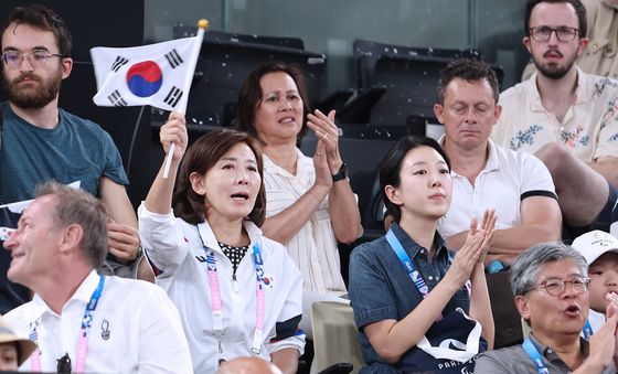 나경원 의원, 패럴림픽 배드민터 최정만 응원