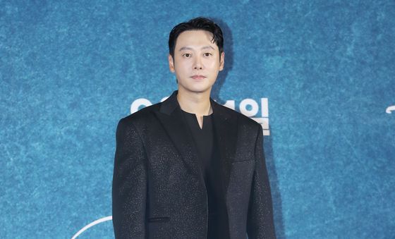 김동욱, 결혼 후 첫 작품…동방유빈으로 인사 드려요