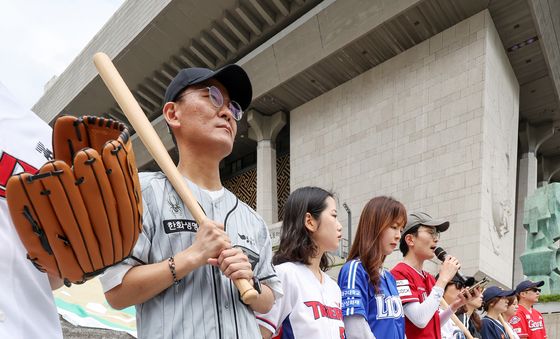 환경단체 '야구장 쓰레기 문제 심각'