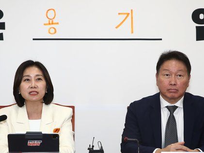 인사말하는 허은아 대표