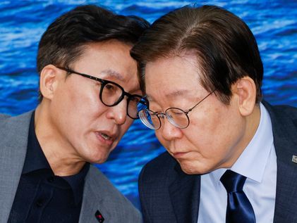 이재명·김민석 '소곤소곤'