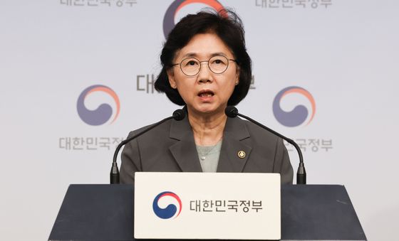 신종인플루엔자 대유행 대비 계획 브리핑하는 지영미 질병관리청장