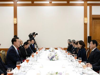 기시다 일본 총리와 만찬하는 윤석열 대통령