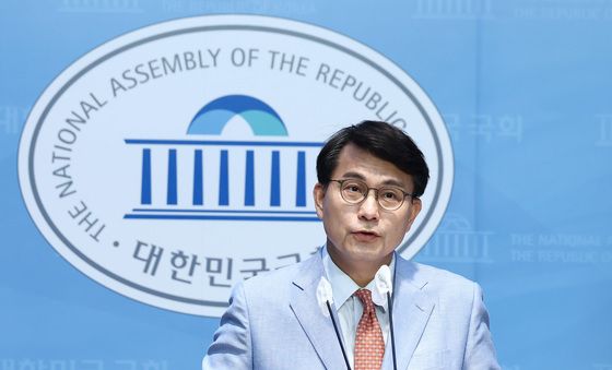 마약·딥페이크 성범죄 관련 기자회견 하는 윤상현 의원