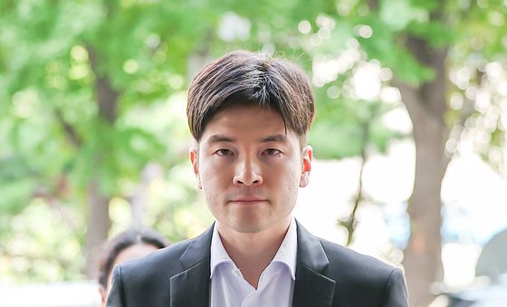 경찰 출석하는 김은식 세브란스병원 전공의 대표