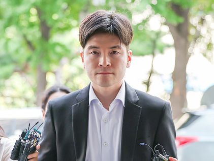 경찰 출석하는 김은식 세브란스병원 전공의 대표