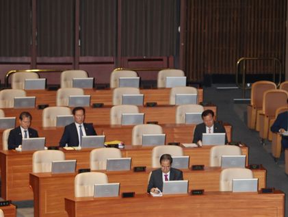 비교섭단체 대표연설하는 조국 대표