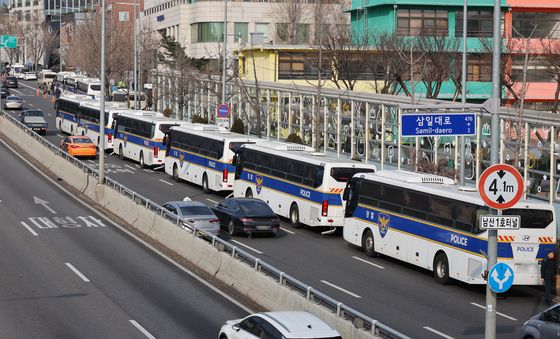 진입로 통제된 대통령 관저