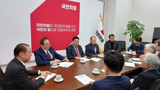 권영세 비대위원장, 여야 정치원로 면담