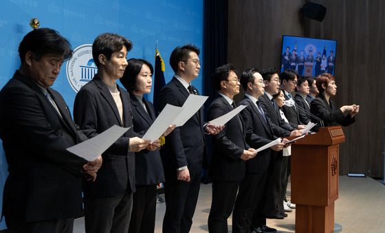 국회 운영위 야당위원, '경호처 체포영장 집행 협조 촉구' 기자회견