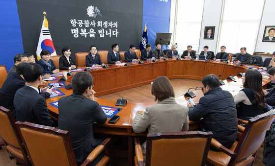 민주당, 운영위·법사위·행안위원 합동 비상연석회의 개최