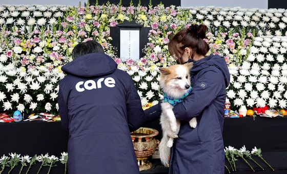 '가족 조문 위해 합동분향소 찾은 푸딩이, 참사로 가족 잃어'