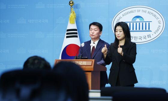 안철수 "국민의힘, 尹 대통령 비호하는 것처럼 보여선 안 돼"