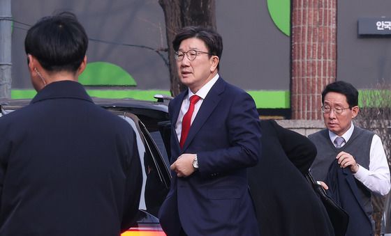 헌재 도착한 권성동 원내대표 '항의 방문'