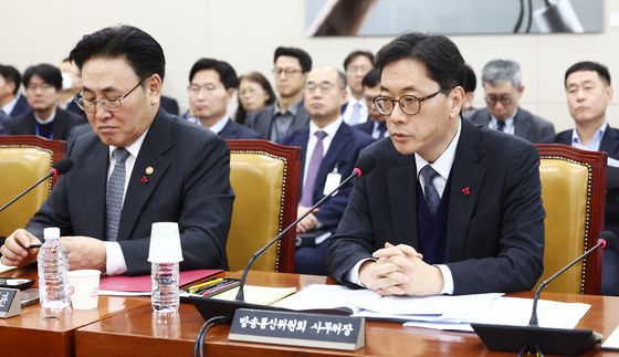 국회 출석한 유상임 장관·조성은 사무처장