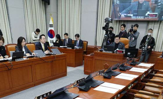 여당 불참한 '계엄 현안질의' 운영위