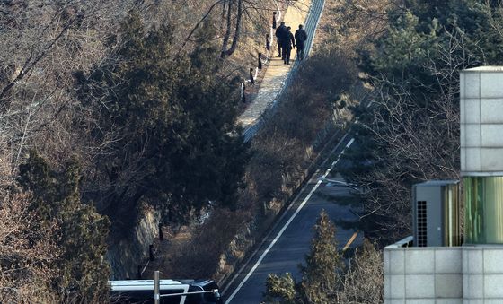 尹 관저 경비 삼엄