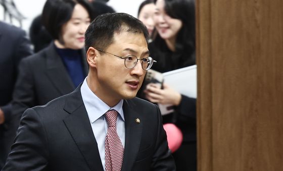 탈당 권유 사태 이후 법안 제안 기자회견 연 김상욱