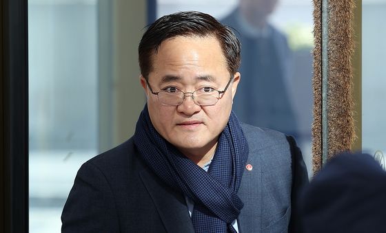 최연수 롯데알미늄 대표이사 '사장단 회의장으로'