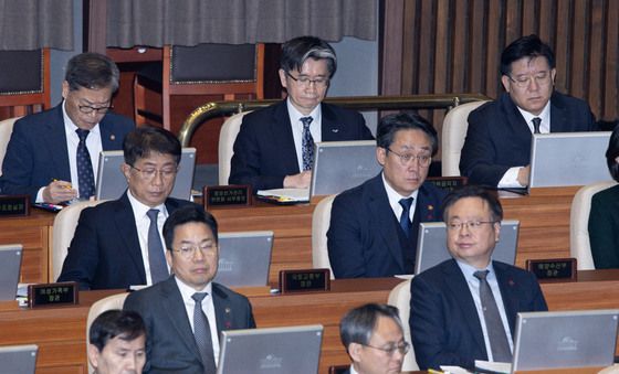 고심하는 오동운 공수처장