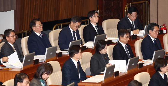 尹 계엄 선포 내란혐의 긴급현안질문 본회의 출석한 국무위원들