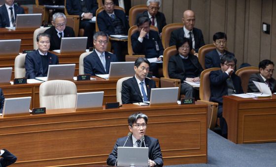 비상계엄 관련 답변하는 오동운 공수처장