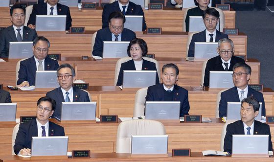 최상목 권한대행 '국회 긴급현안질문 불참'