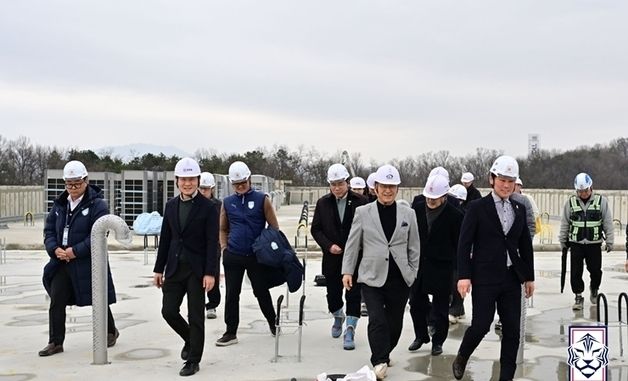 정몽규 회장, 축구종합센터 건립현장 방문해 현황 파악