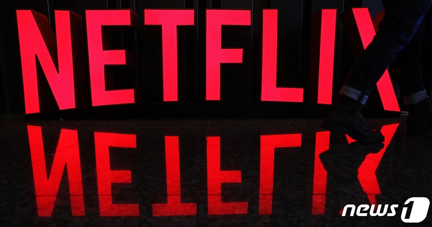 넷플릭스가 한국 시장 진출 5년 만에 처음으로 가격을 인상한다. 스탠다드 요금제는 월 1만2000원에서 1만3500원, 프리미엄은 월 1만4500원에서 1만7000원으로 올랐다. 베이직 요금제는 기존 가격을 유지한다. 2019.1.24/뉴스1 ⓒ News1 오대일 기자