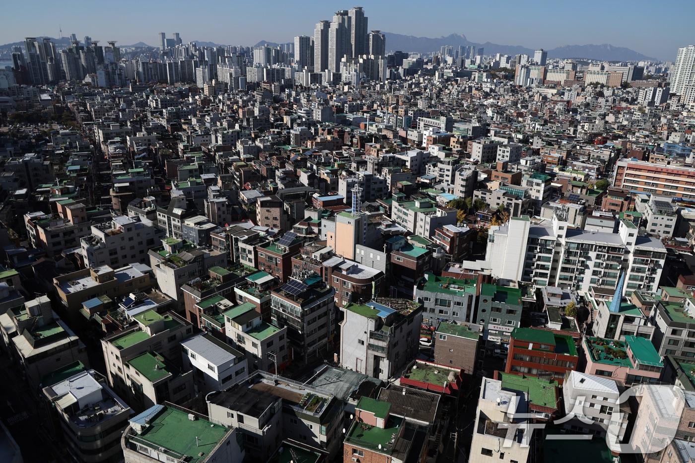 본문 이미지 - 서울시내 주택가 모습. 2025.11.3/뉴스1 ⓒ News1 황기선 기자