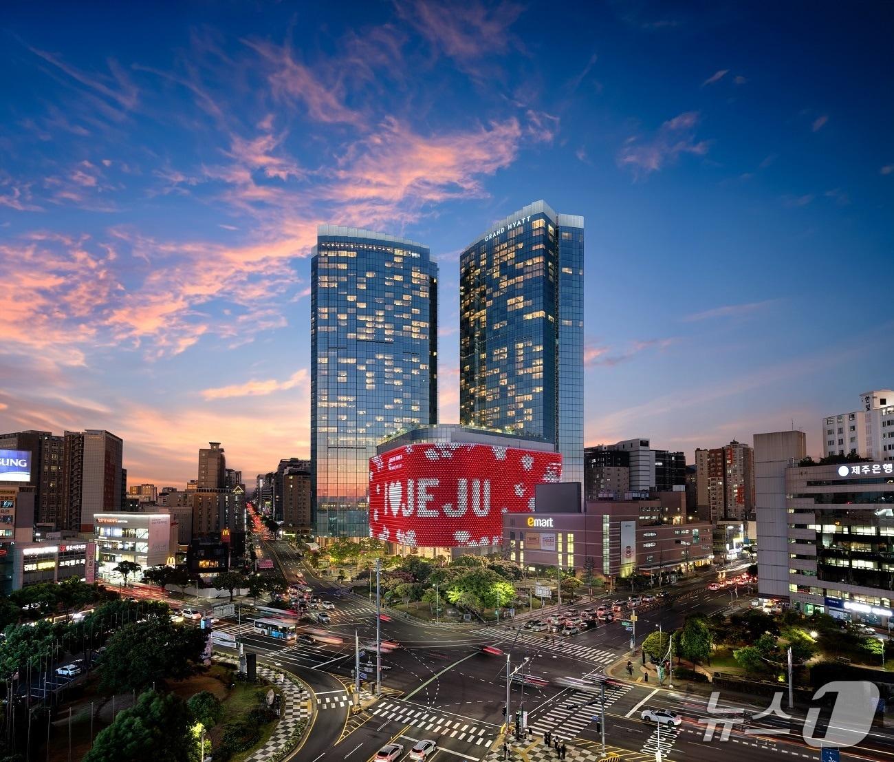 본문 이미지 - 제주 드림타워 복합리조트 전경(롯데관광개발 제공)