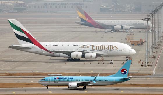 중동 상황에 발 묶인 여객기